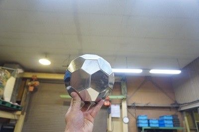 ステンレス製　サッカーボール　製作