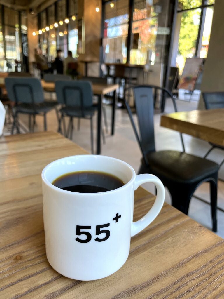 ５５⁺カフェ、コーヒー