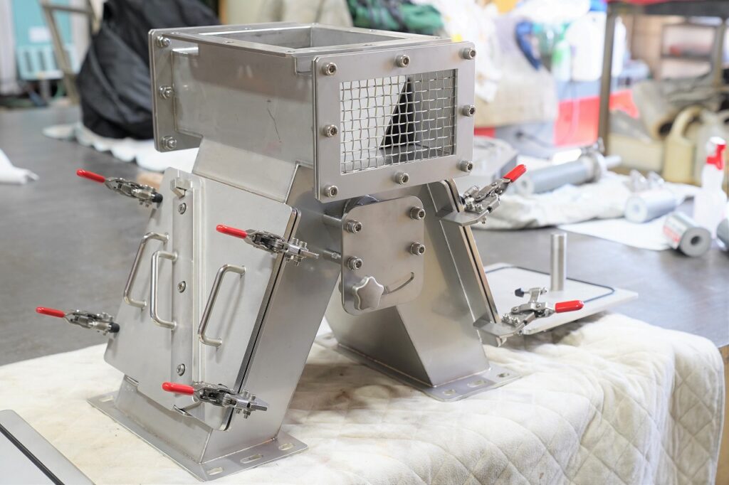 マグネットセパレータ―・磁選機の製作なら大阪のテクノファームへ