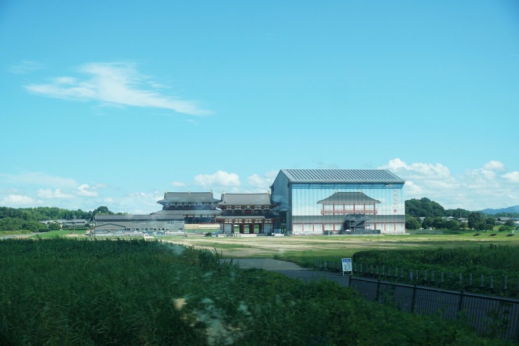 観光特急あをによしから見える平城京歴史公園
