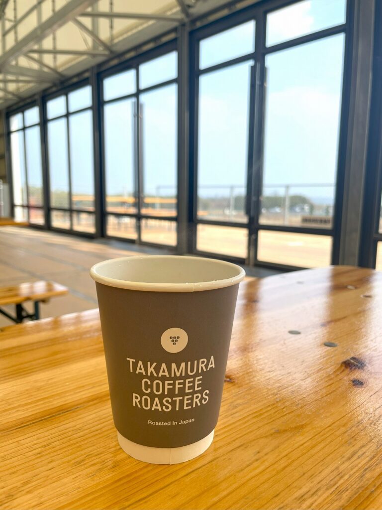TAKAMURA COFFEE ROASTERS（タカムラコーヒーロースターズ）淡路島
イートインスペース　２階