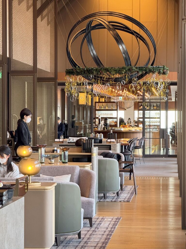 THE OSAKA STATION HOTELTHE
THE LOBBY LOUNGE
アフターヌーンティー