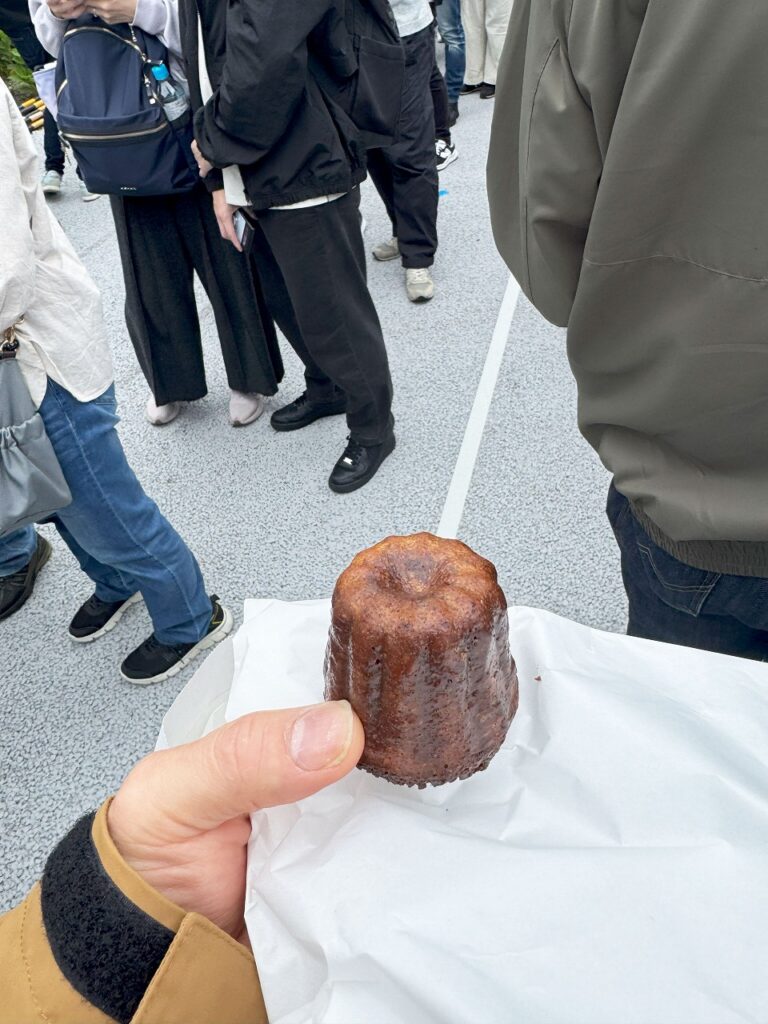 フランスパビリオンのLa Boulangerieブーランジュリー
カヌレ