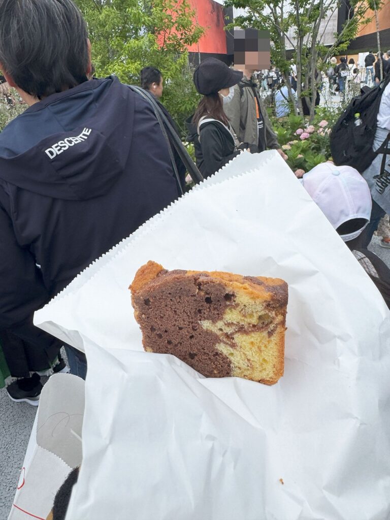 フランスパビリオンのLa Boulangerieブーランジュリー
マーブルパウンドケーキ