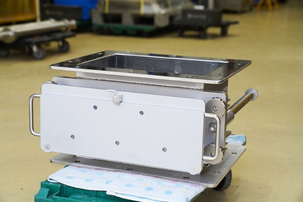 ステンレスの溶接品、タンクの製作なら大阪府松原市の株式会社テクノファームにお任せください!