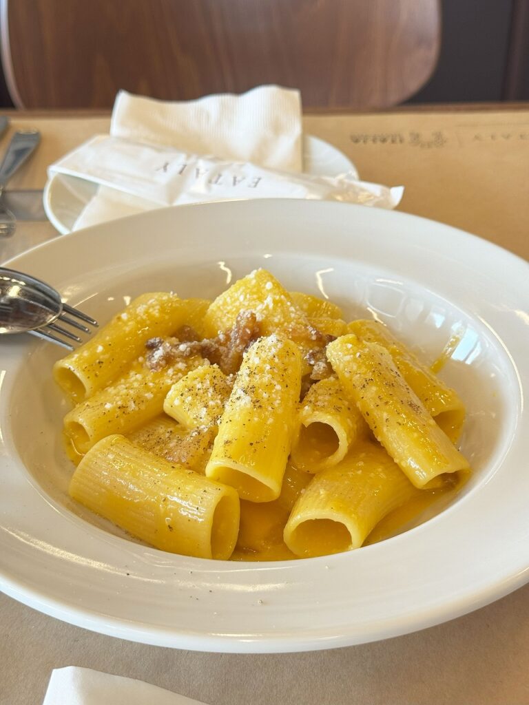大阪万博 Eataly イータリー ラツィオ州なんでリガトーニカルボナーラ