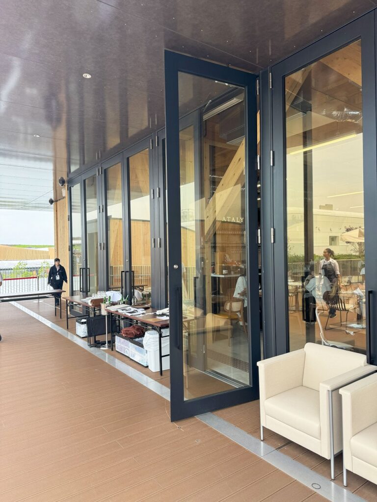 Eataly イータリーの入り口