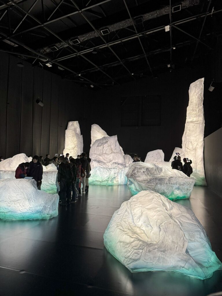 大阪万博カナダパビリオン 氷山
