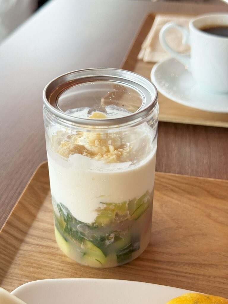 大阪万博 セルビアレストラン ヨーグルトサラータ