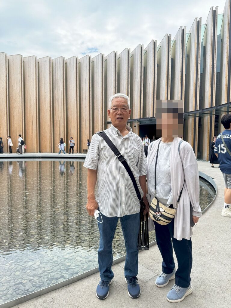 大阪万博、日本館、吹き抜けと水盤
