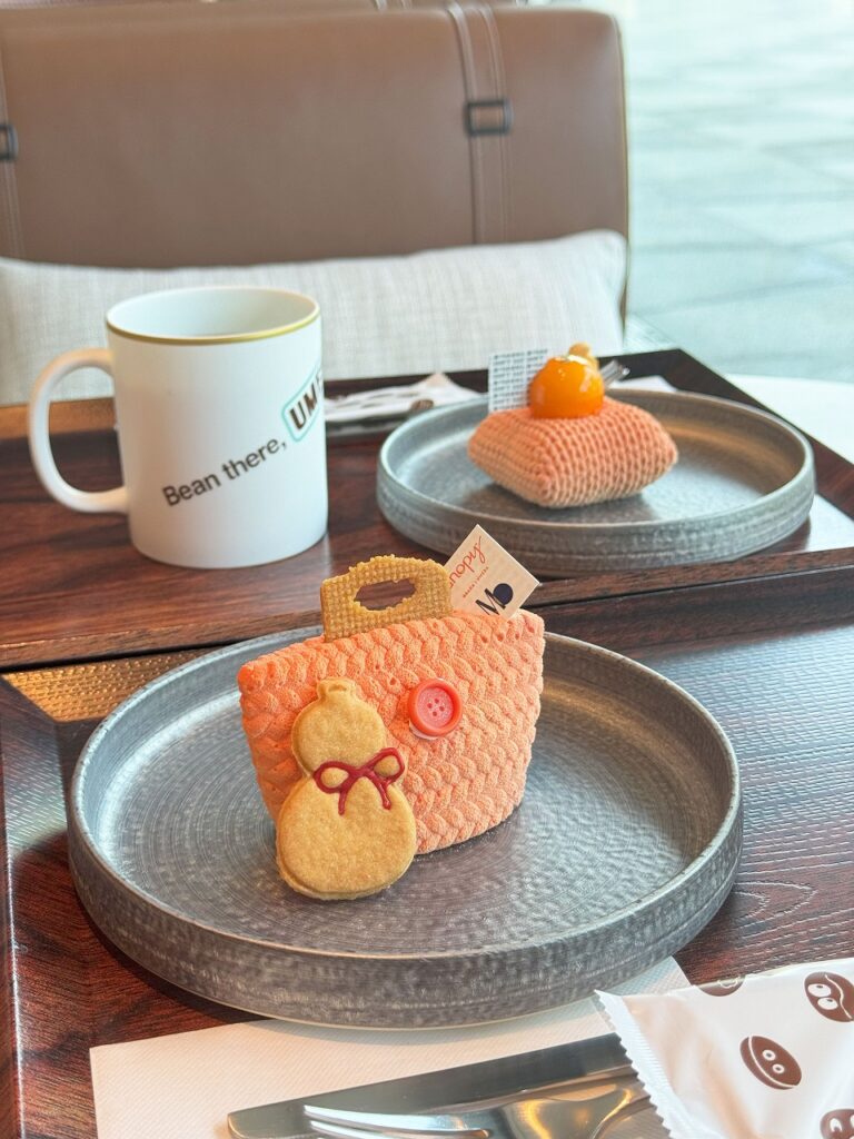 キャノピーbyヒルトン大阪梅田にあるビーンゼア うめだ。Masahiko Ozumi Parisとコラボ バック型チーズケーキパリ
