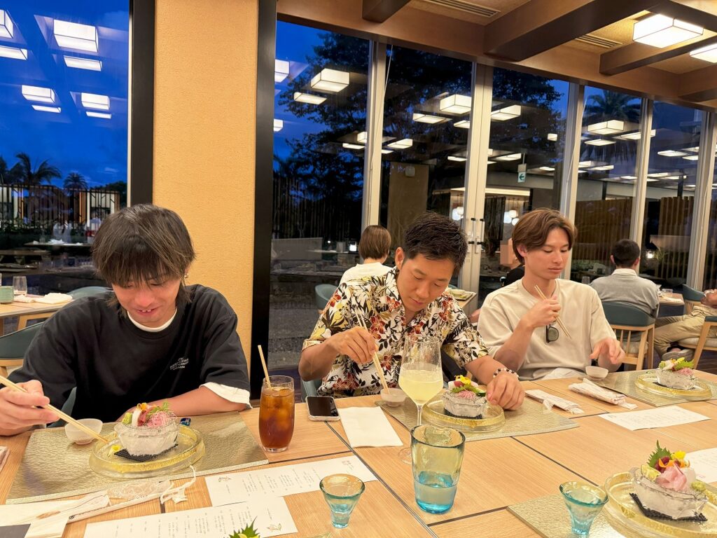 ANAインターコンチネンタルホテル石垣島
オーシャンウィング 日本料理八重山現場男子の食事