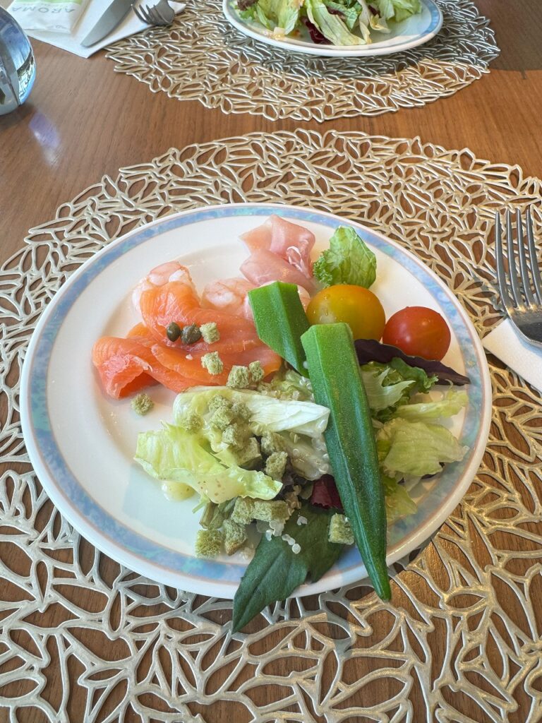 ANA インターコンチネンタル石垣リゾート クラブラウンジ 朝食 サラダ