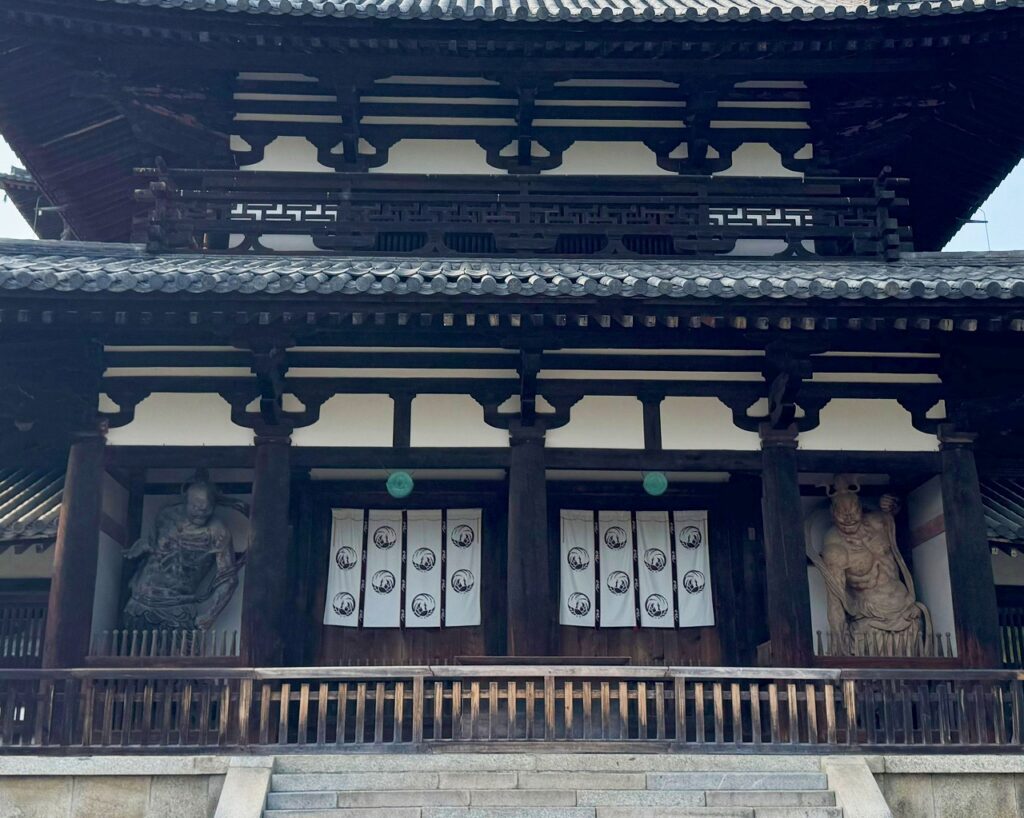 法隆寺、金剛力士像