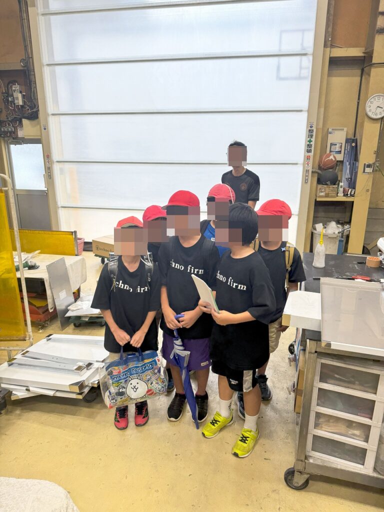 小学生が工場見学のお礼に皆で書いた手紙を持ってきてくれました!株式会社テクノファーム