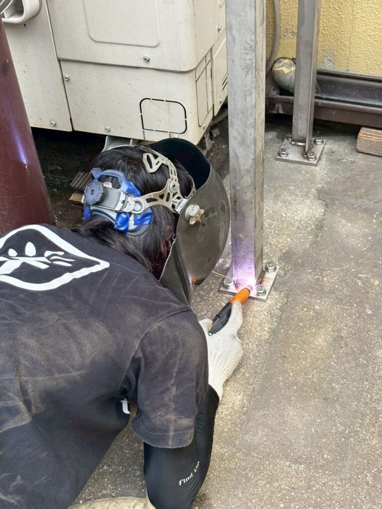 野外でTig溶接
株式会社テクノファーム