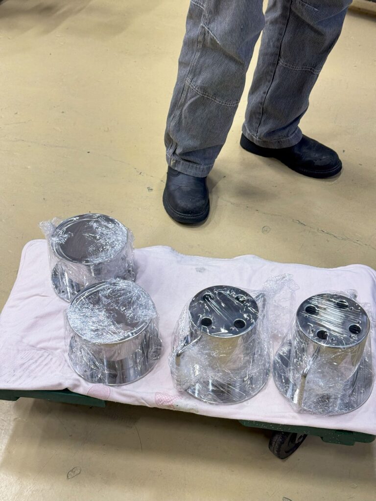 ステンレス研磨製品、溶接から機械加工、バフ研磨まで大阪府松原市の株式会社テクノファームです