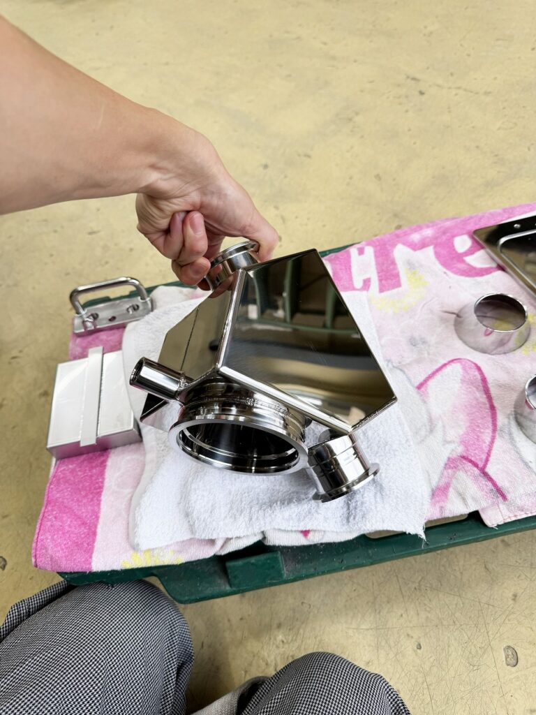 ジャケット溶接製作いたしますよ。ステンレスの溶接、研磨の事なら大阪府松原市の株式会社テクノファームにお任せください