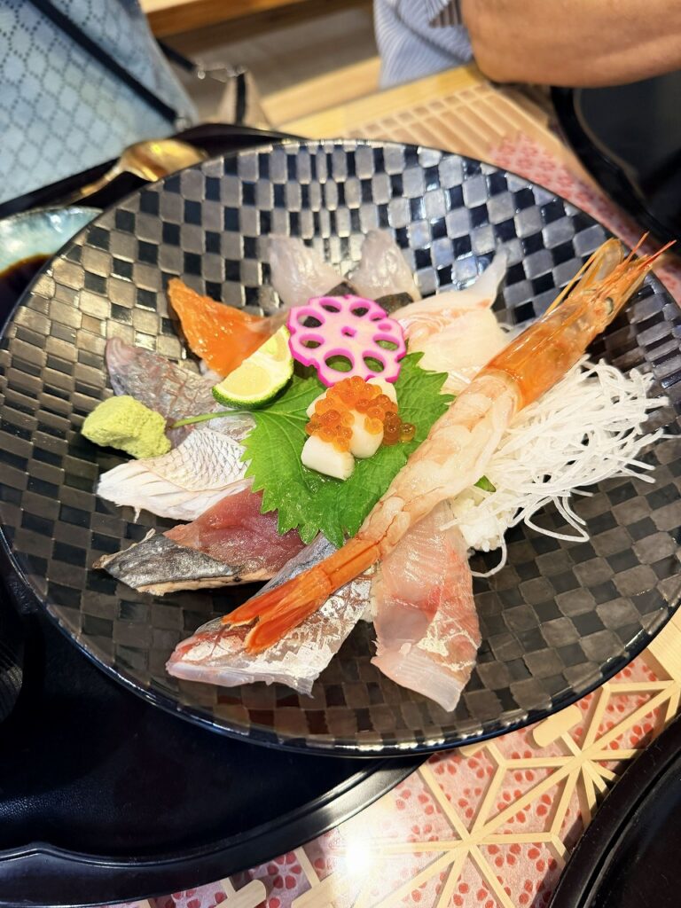 籠屋mizunotoオーベルジュ 海鮮丼