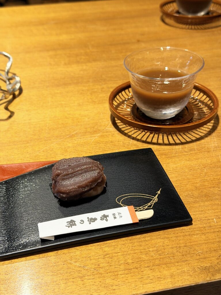 『三人寄れば文殊の智恵」にあやかった名物「智恵の餅」