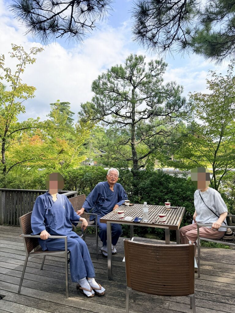 天橋立温泉 和のリゾート 文珠荘 中庭でコーヒー