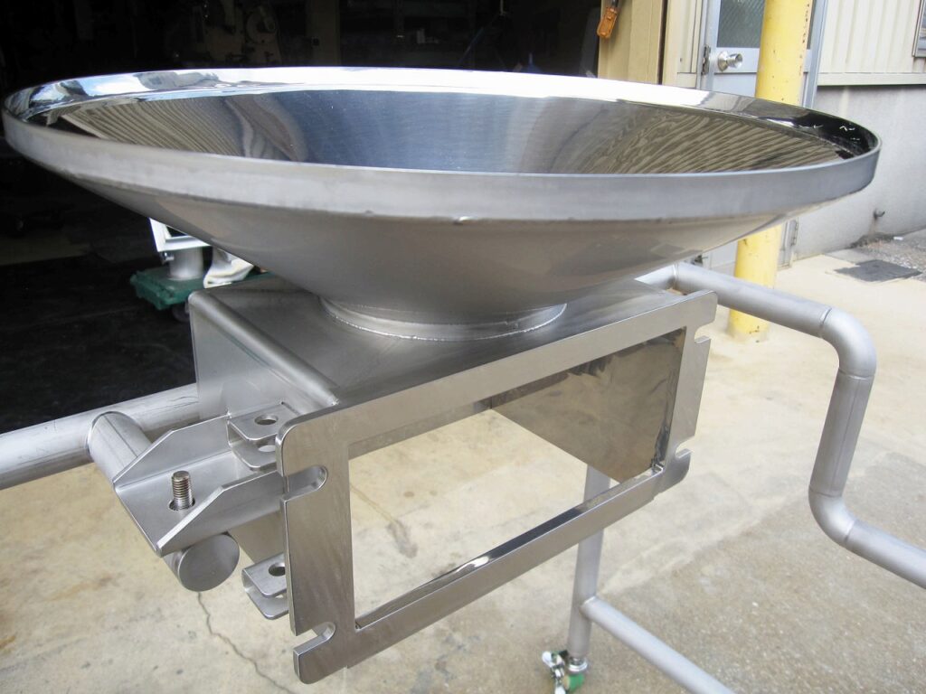 ステンレス溶接品、サニタリー製品の事なら大阪府松原市の株式会社テクノファームにお任せください!バフ研磨もお任せください!