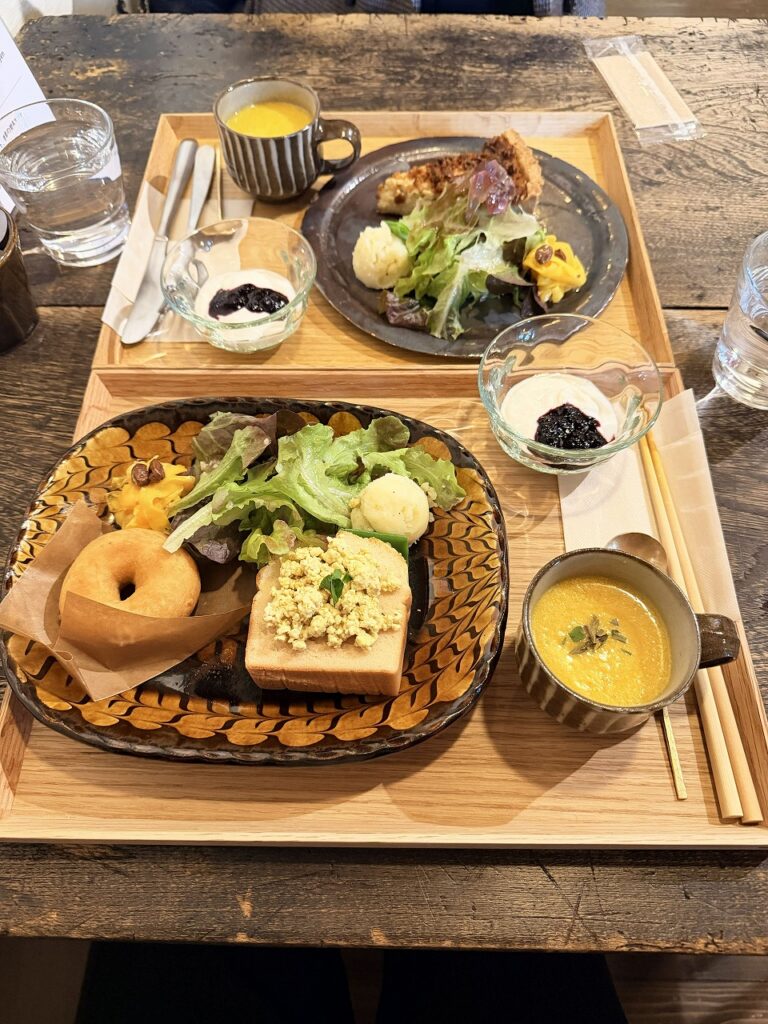 うつわとカフェバー モクモク モーニング