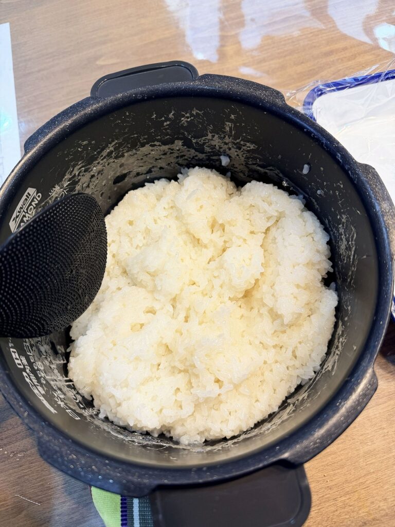 モチ米炊きました。