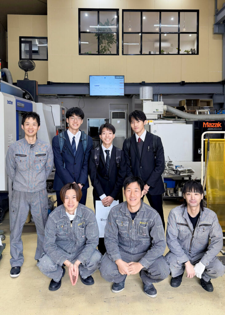 大阪公立大学中百舌鳥レーシングチームさんと記念撮影
株式会社テクノファーム