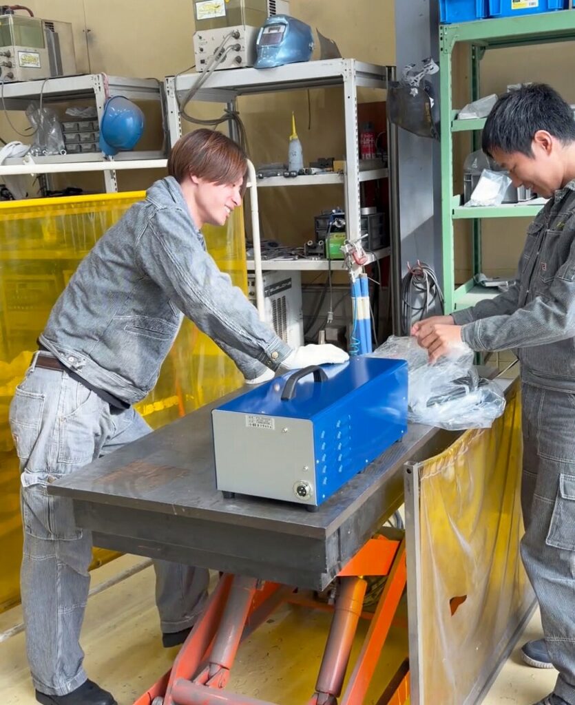 スタッド溶接機で溶接してみます。
株式会社テクノファーム