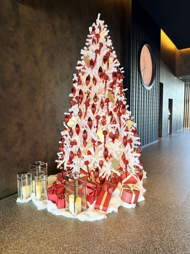 大阪ステーションホテルのザ モーメント グリル&ダイニング
クリスマスツリー