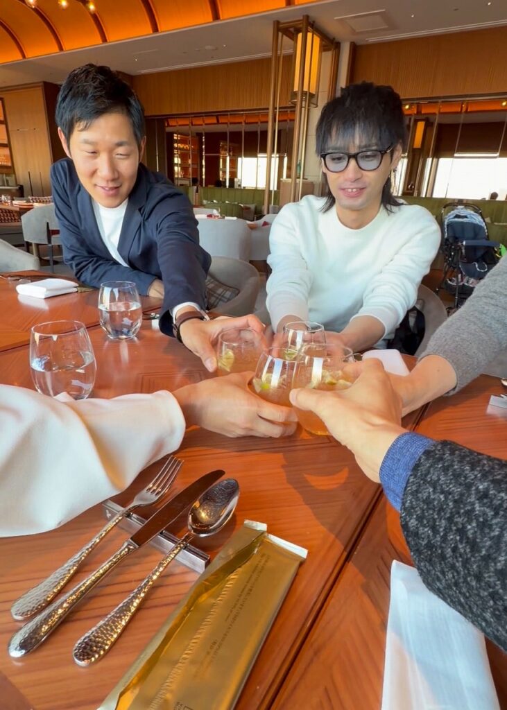 大阪ステーションホテルのザ モーメント グリル&ダイニングで乾杯