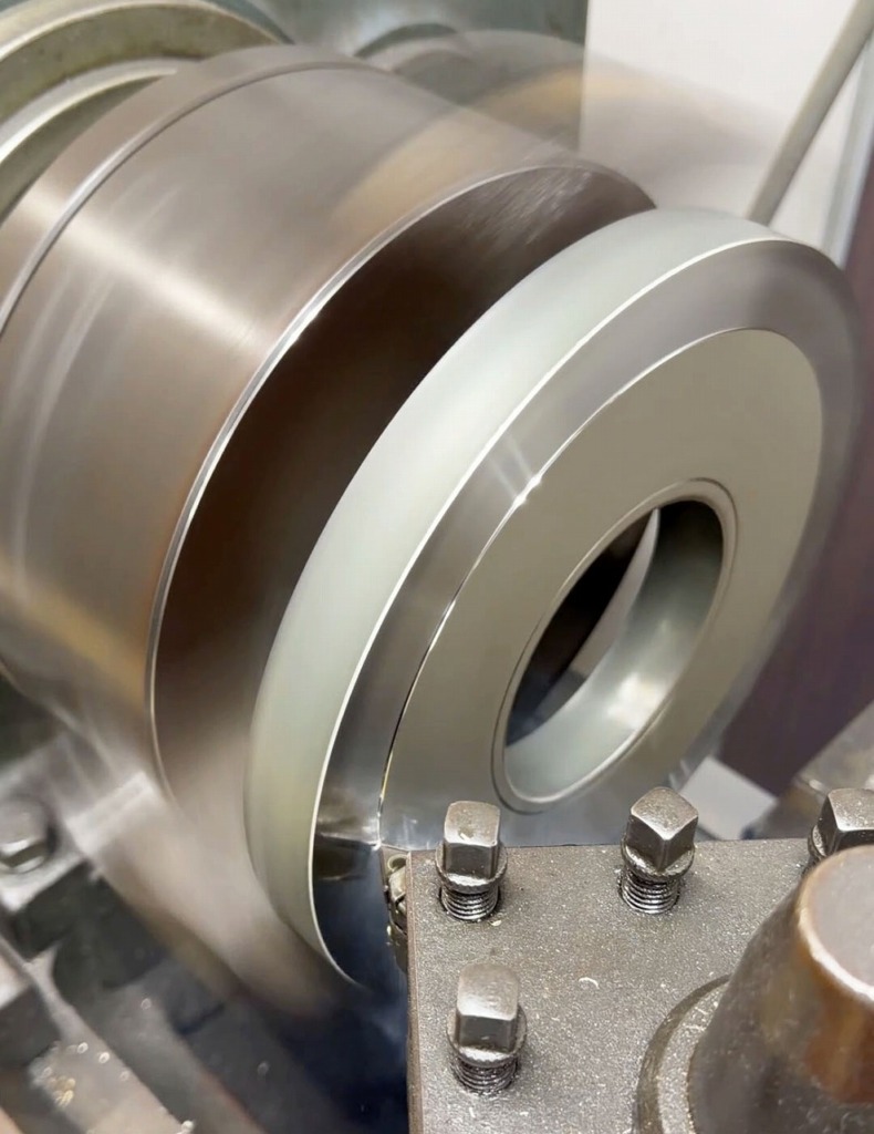 ステンレスの旋盤加工も内作で焼てますよ。ステンレスの機械加工の事なら大阪府松原市の株式会社テクノファームにお任せください