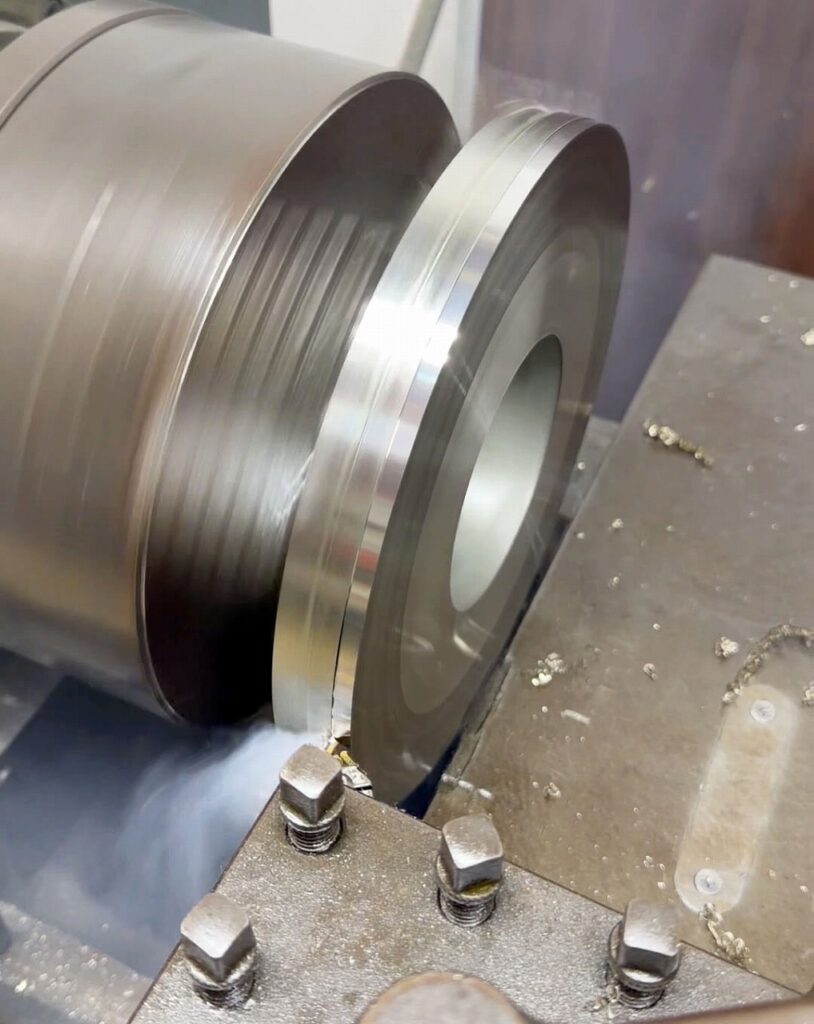 ステンレスの旋盤品の事なら大阪府松原市の株式会社テクノファームにお任せください。機械加工も得意ですよ