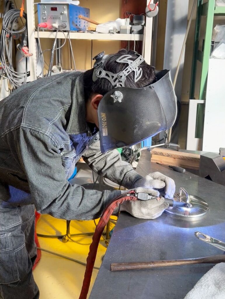 ステンレスの鍋蓋を溶接