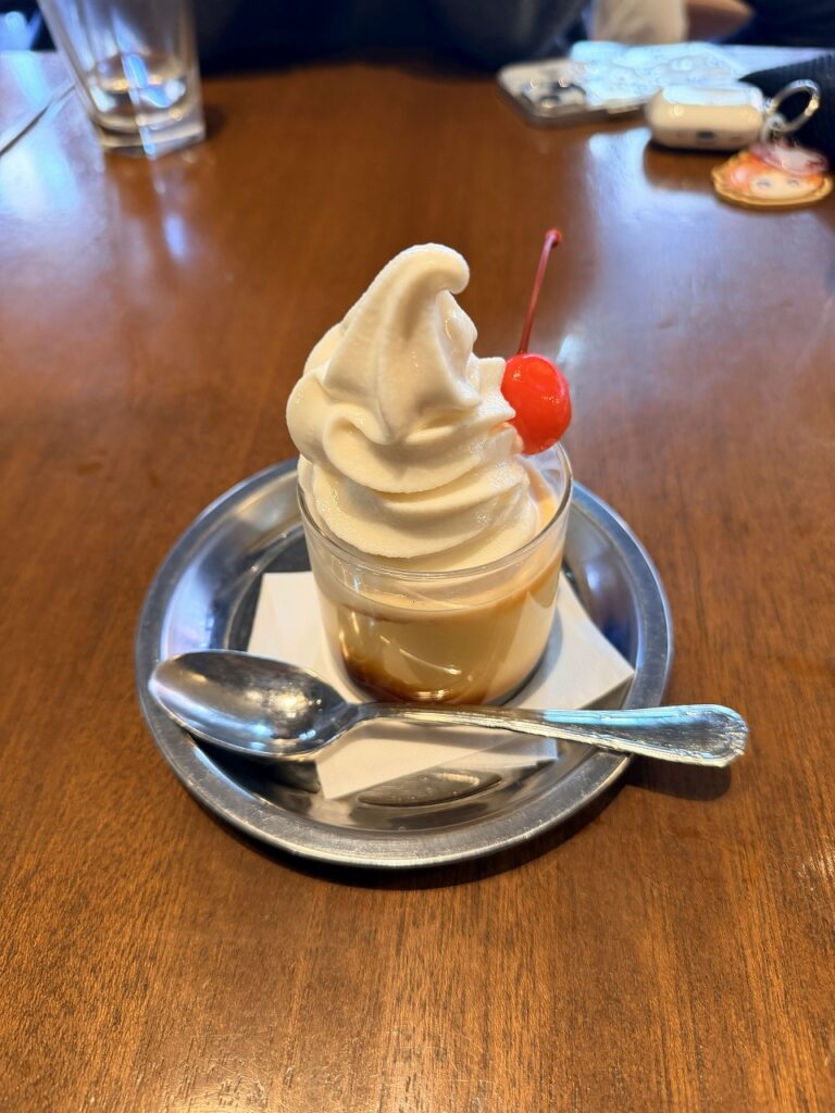 洋食料理カフェナンバリボン プリンソフト
