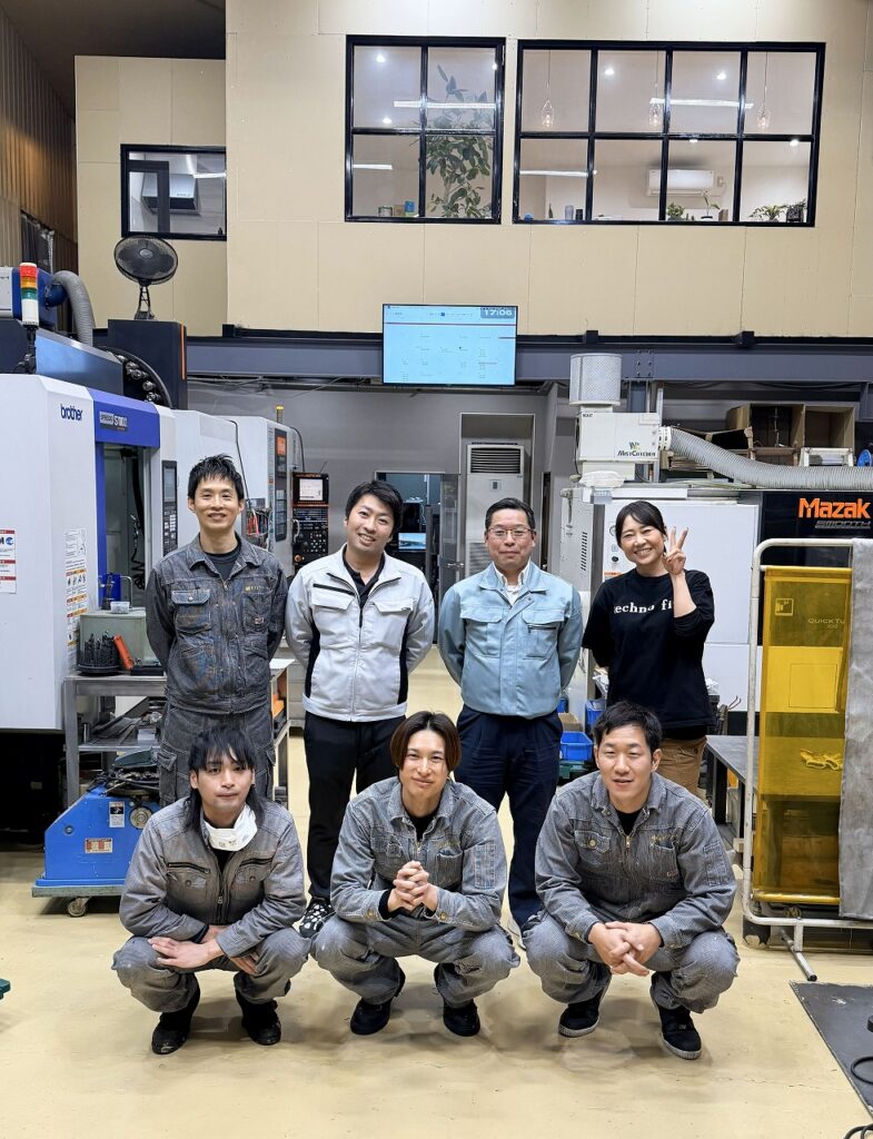 西野建設工業株式会社さんとテクノファームの仲間たち。記念撮影