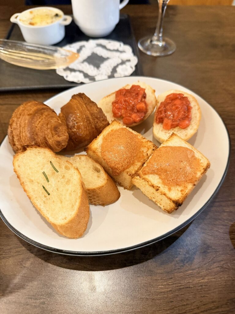 オステリアベッカフィーコ パン4種類