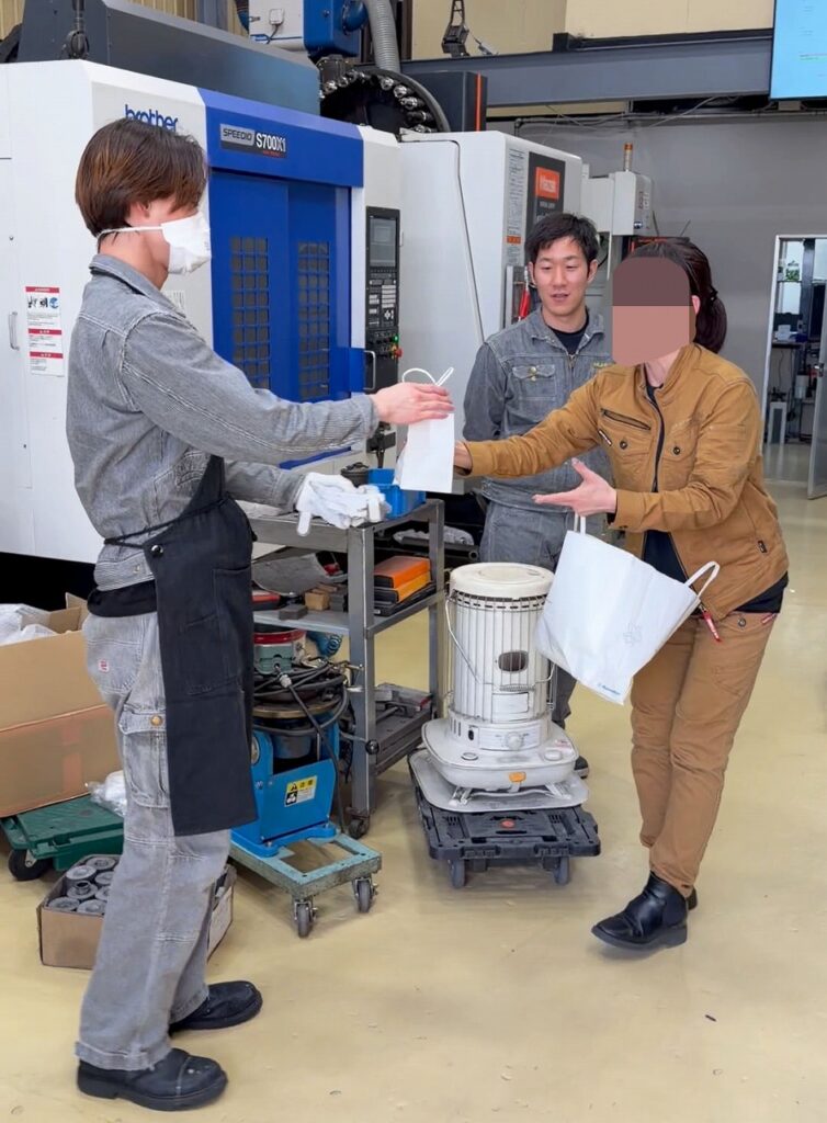 従業員にバレンタインチョコ