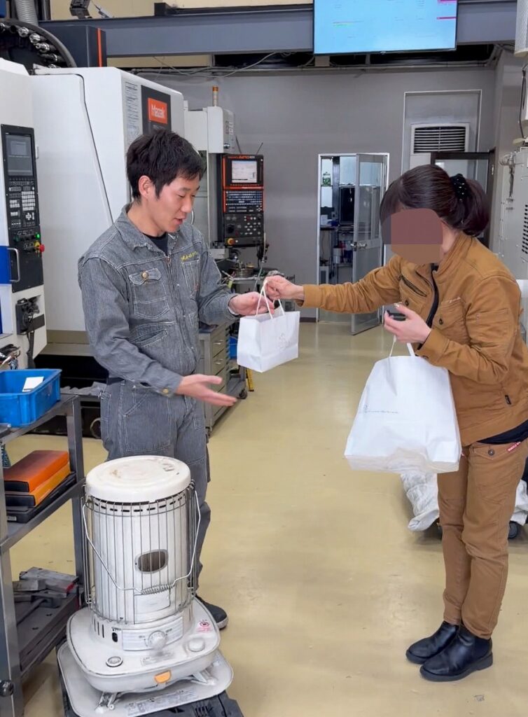 ヒデタムにバレンタインチョコ。ゴディバです。株式会社テクノファーム