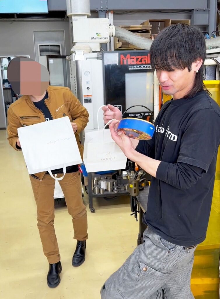 従業員にバレンタインチョコ