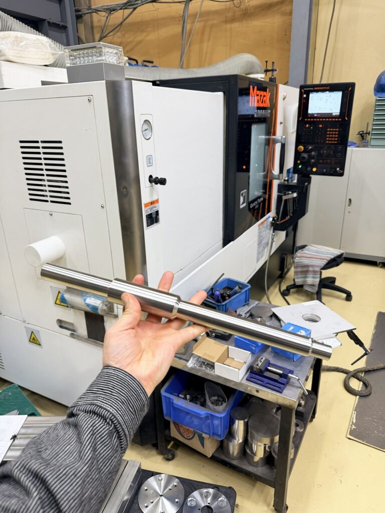 ステンレスのシャフトを製作しました。NC旋盤加工の事なら大阪府松原市の株式会社テクノファームにお任せください