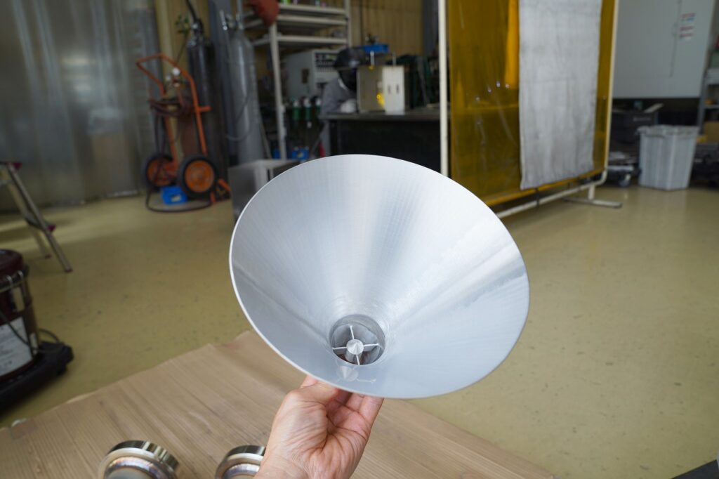 ステンレス漏斗の製作
株式会社テクノファーム