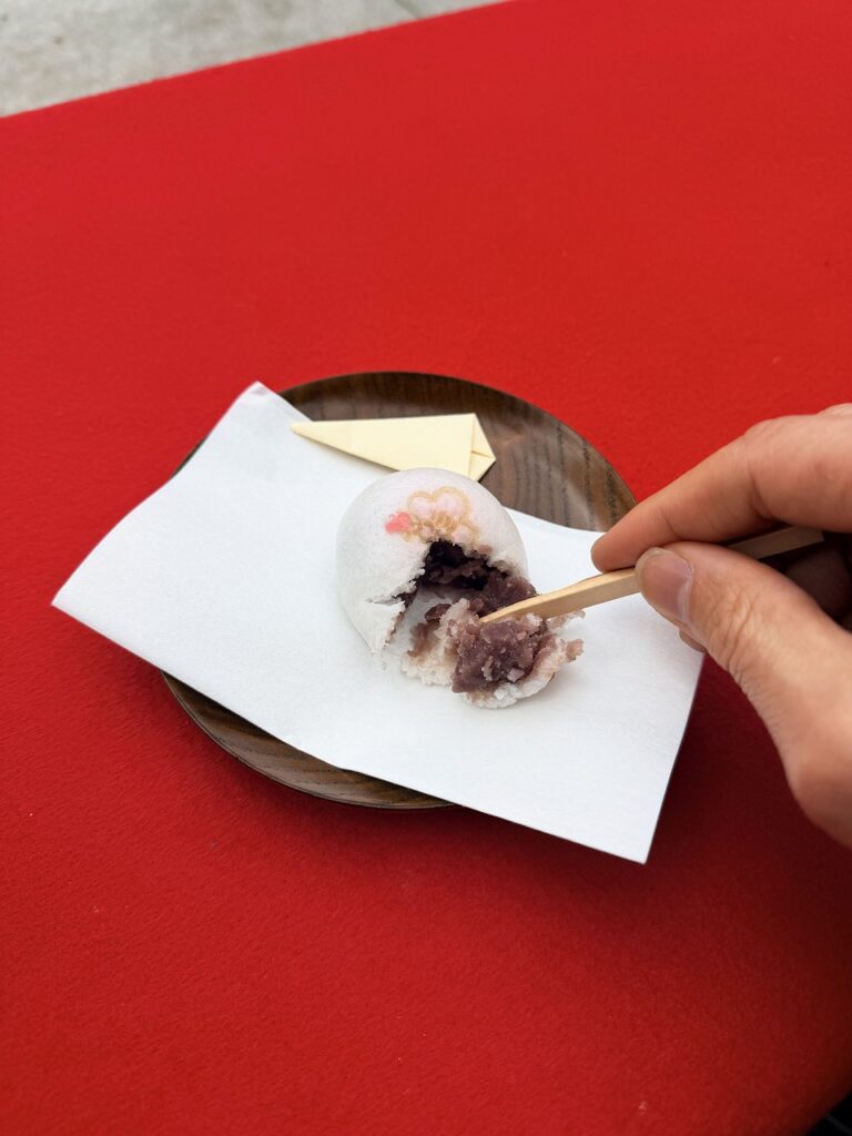 屯倉神社 梅まつり2026 お茶菓子も松原市の和菓子屋さん「吉乃屋」さんの、さくら大福