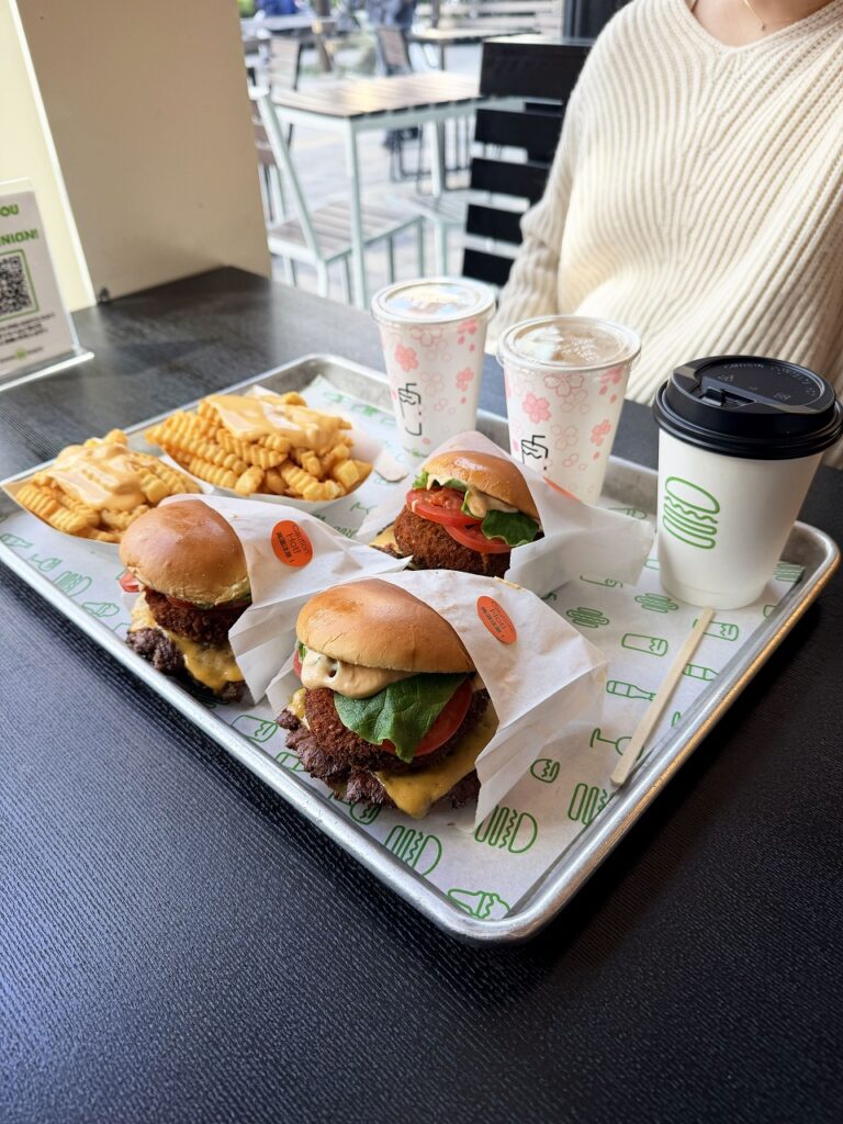 SHAKE SHACK　シェイクシャック