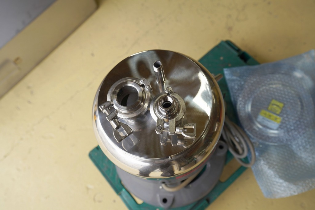 ステンレスタンクにのぞき窓などを追加で取り付けてほしい