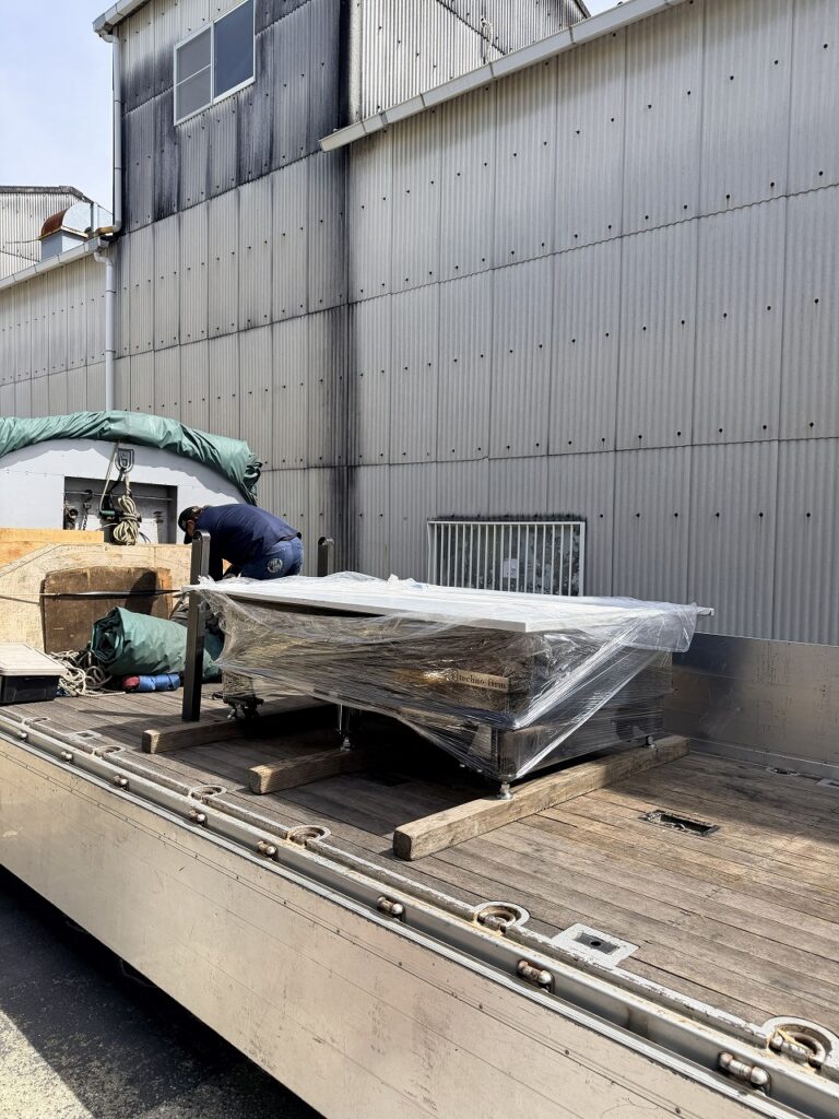 箱型定盤ほどの精度いる？いらんでしょ！
大阪府松原市の株式会社テクノファームでは大型の定盤も製作しています。いつでもご相談ください！