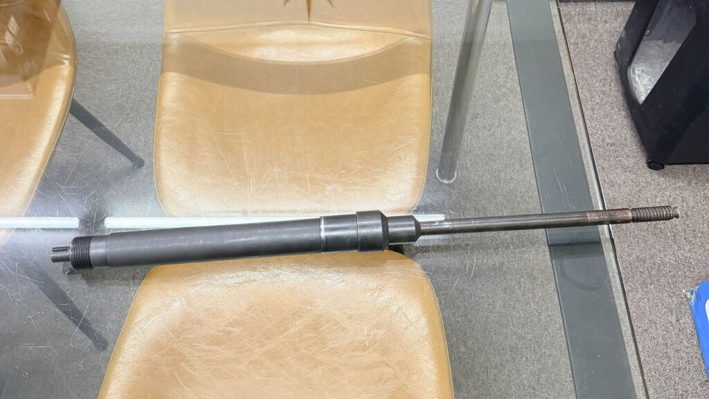 古い機械のシャフト