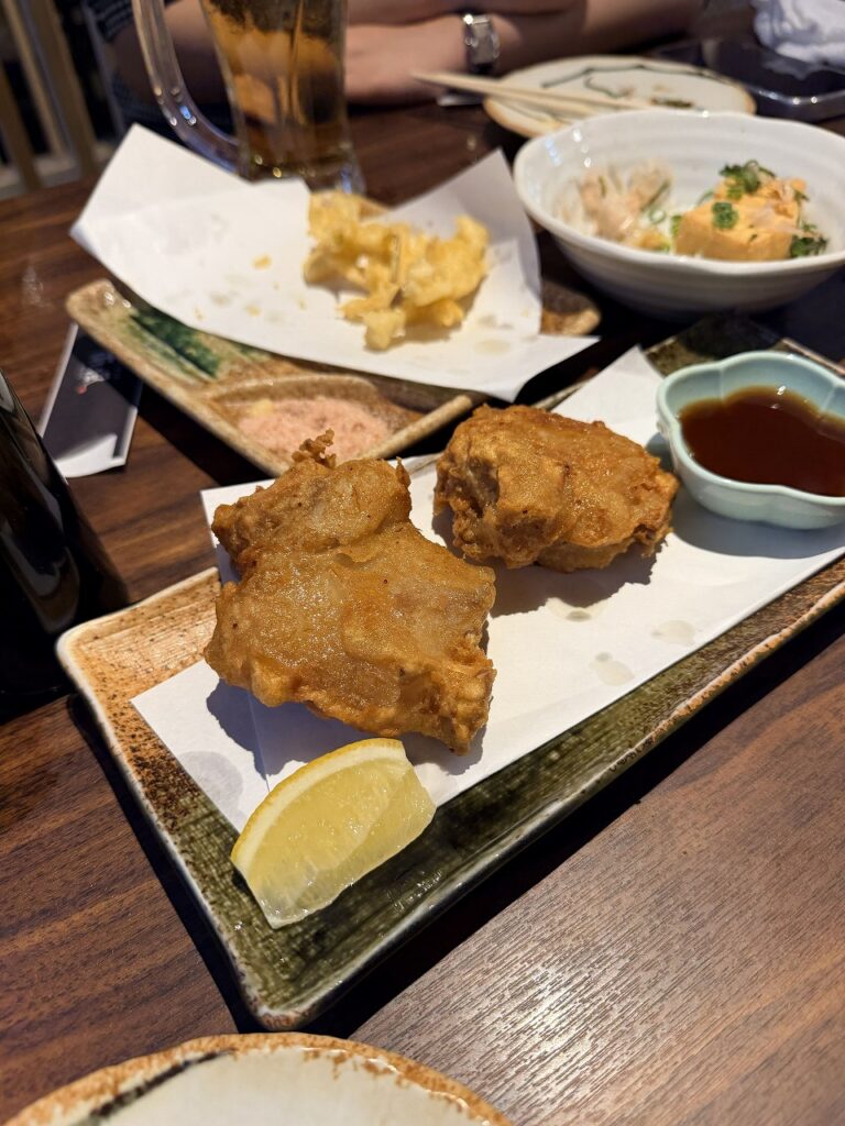 沖縄料理と肉と魚 南風　テビチの唐揚げ
