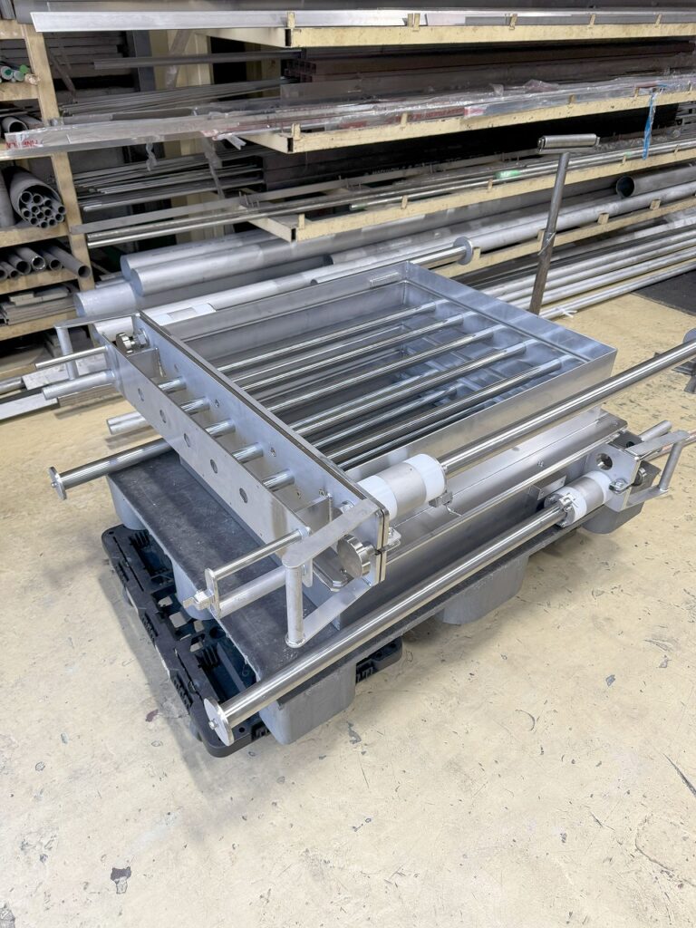 磁選機、ステンレスの製缶品。ま宇ネットセパレーターの製作の事なら大阪府松原市の株式会社テクノファームにお任せください!